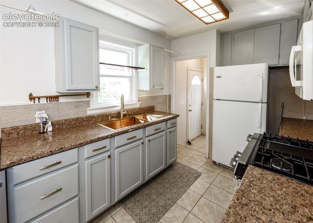 825 Bragdon Avenue, Pueblo, CO 81004