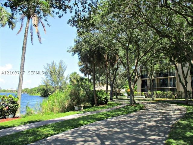 3500 Blue Lake Dr 501, Pompano Beach, FL 33064