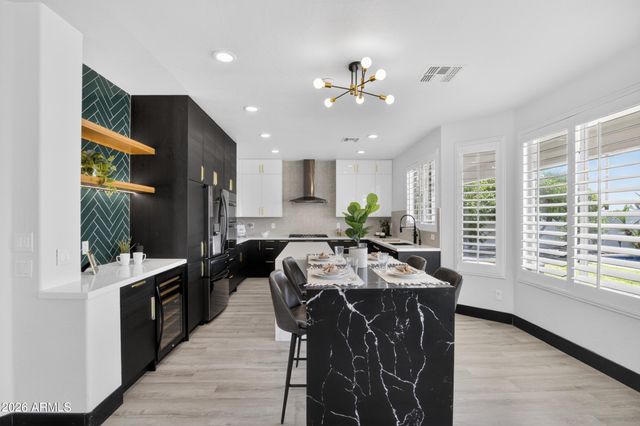 6998 S WILSON Drive, Chandler, AZ 85249