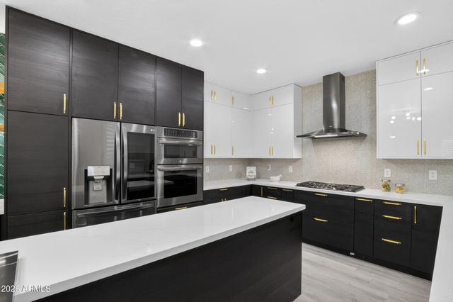 6998 S WILSON Drive, Chandler, AZ 85249