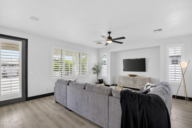 6998 S WILSON Drive, Chandler, AZ 85249