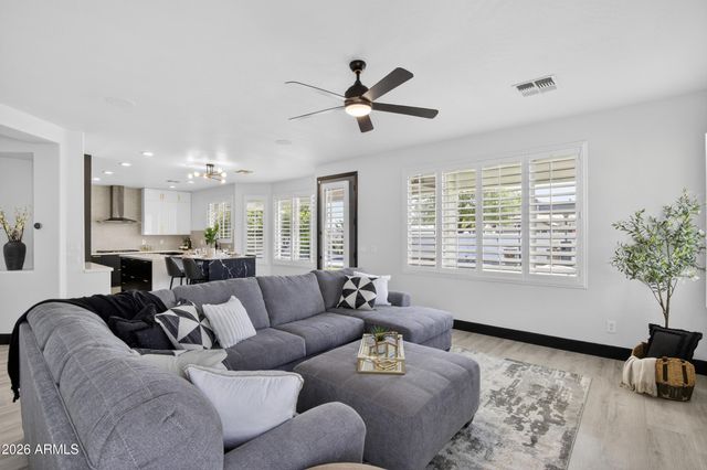 6998 S WILSON Drive, Chandler, AZ 85249