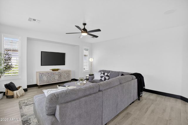 6998 S WILSON Drive, Chandler, AZ 85249