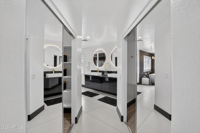 6998 S WILSON Drive, Chandler, AZ 85249