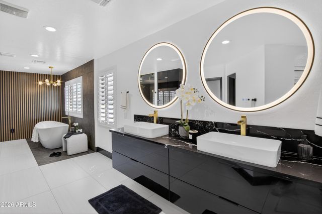 6998 S WILSON Drive, Chandler, AZ 85249