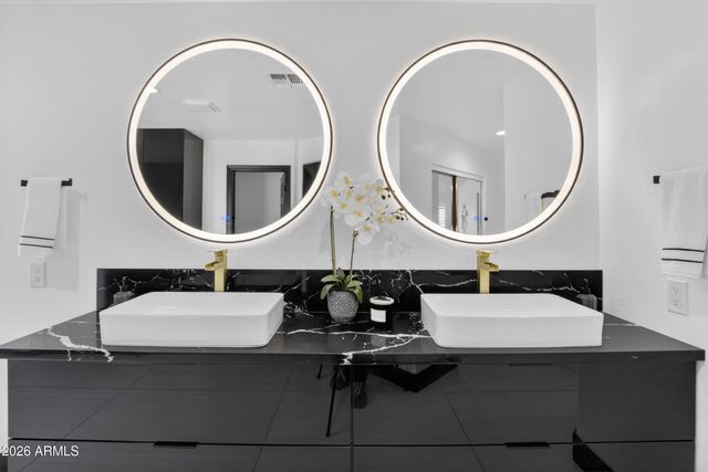 6998 S WILSON Drive, Chandler, AZ 85249