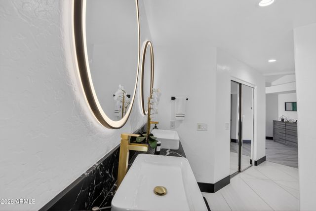 6998 S WILSON Drive, Chandler, AZ 85249