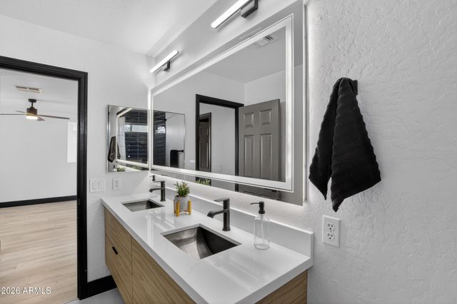 6998 S WILSON Drive, Chandler, AZ 85249