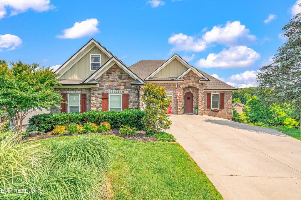 10305 Clover Ridge Lane, Knoxville, TN 37931