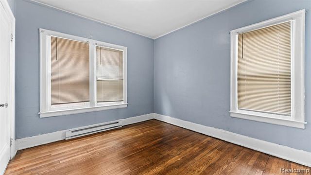 2962 Fullerton, Detroit, MI 48238