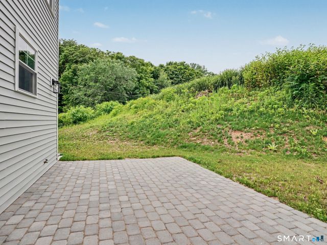 100 Tashua Road, Trumbull, CT 06611