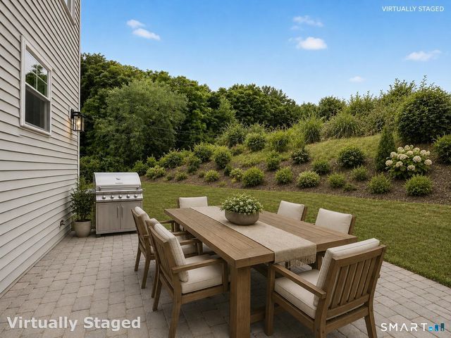 100 Tashua Road, Trumbull, CT 06611
