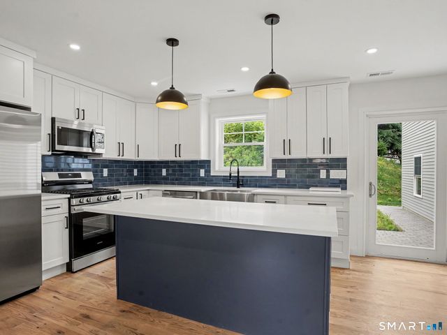 100 Tashua Road, Trumbull, CT 06611