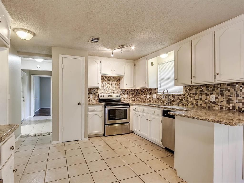 1300 San Fidel Lane, Edmond, OK 73003