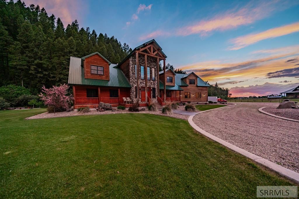 Image 1 of property listing at 1096 Snake River Road, Swan Valley, ID 83449