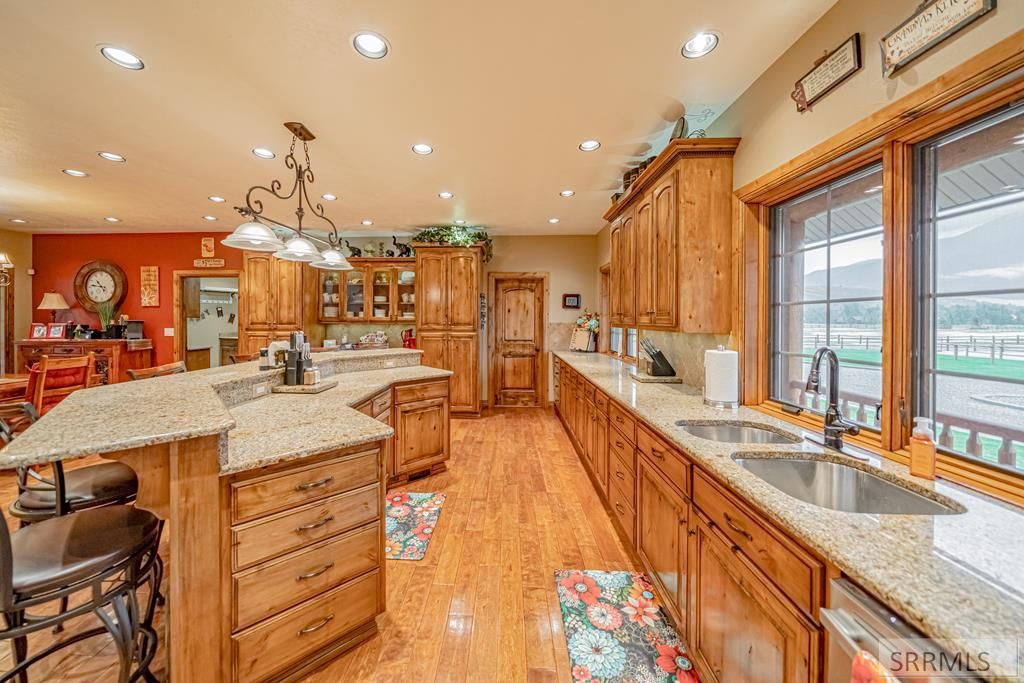 Image 17 of property listing at 1096 Snake River Road, Swan Valley, ID 83449