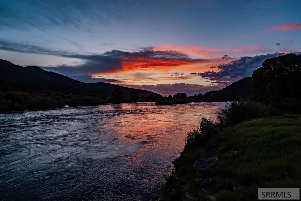Image 45 of property listing at 1096 Snake River Road, Swan Valley, ID 83449