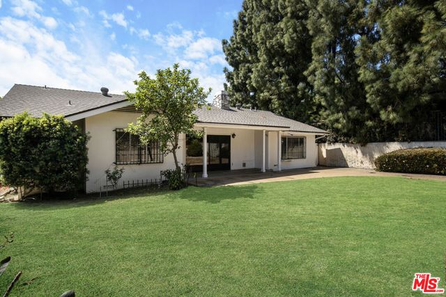 2332 Hillhurst Avenue, Los Angeles, CA 90027