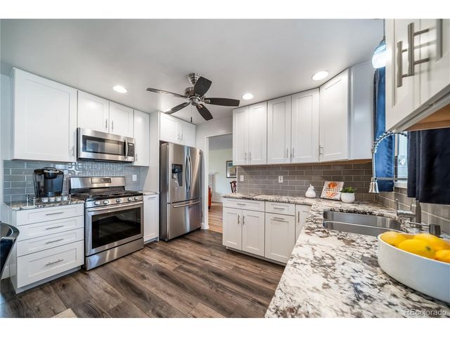 429 Newark St, Aurora, CO 80010