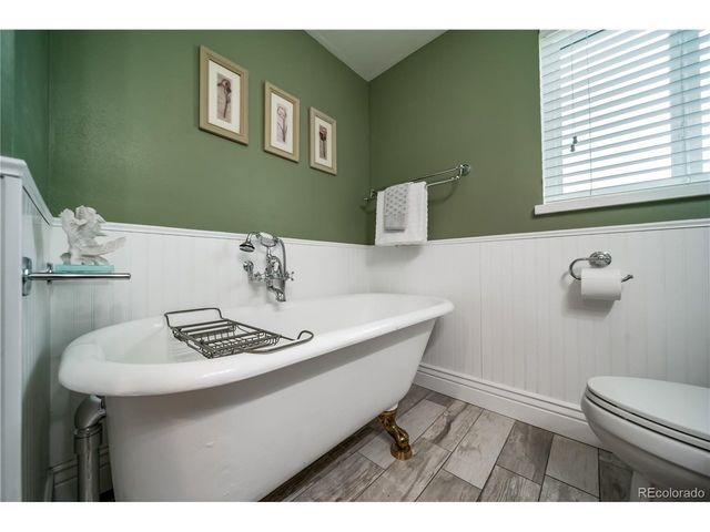 429 Newark St, Aurora, CO 80010