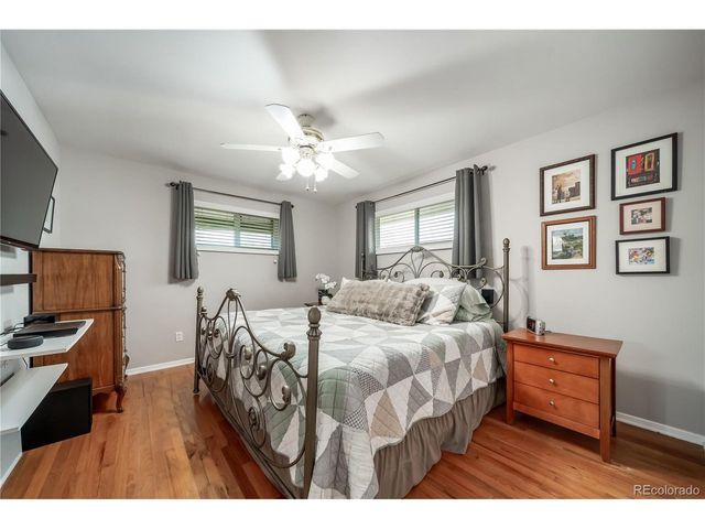 429 Newark St, Aurora, CO 80010