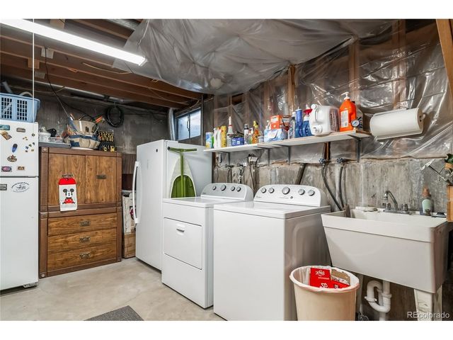 429 Newark St, Aurora, CO 80010