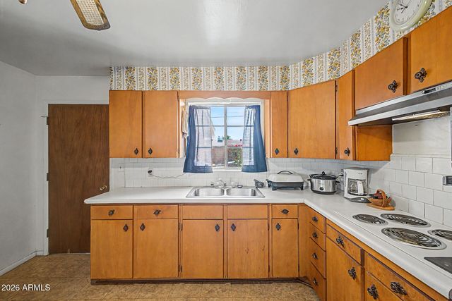 2125 W 2ND Street, Mesa, AZ 85201