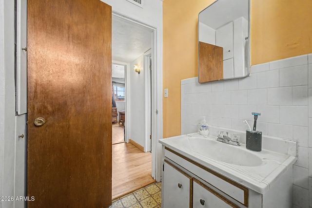 2125 W 2ND Street, Mesa, AZ 85201