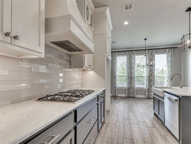 5708 NW 158th Street, Edmond, OK 73013