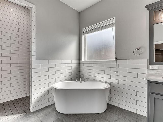 5708 NW 158th Street, Edmond, OK 73013