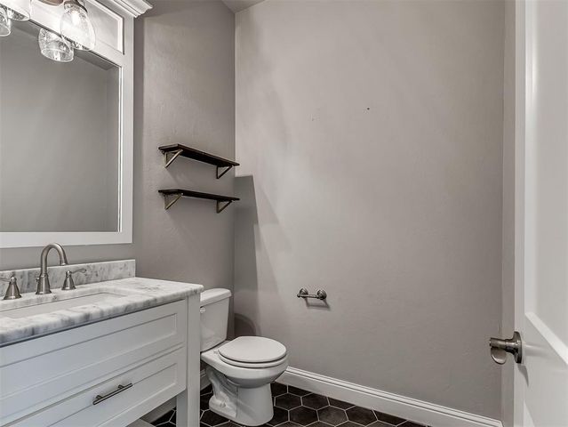 5708 NW 158th Street, Edmond, OK 73013