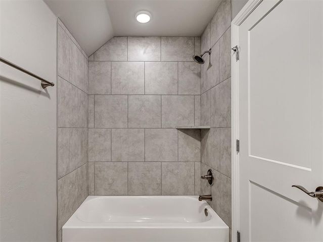 5708 NW 158th Street, Edmond, OK 73013