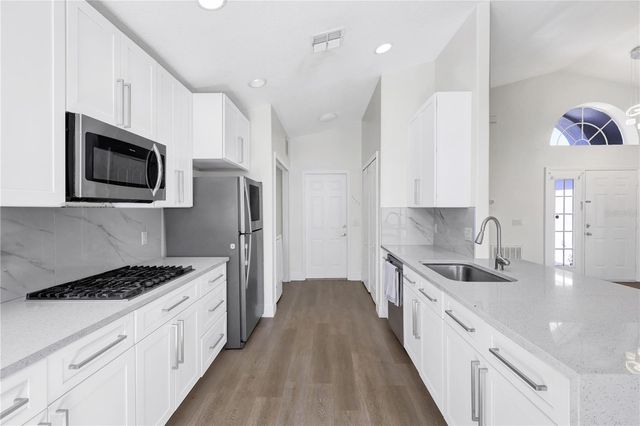 15530 BAY VISTA DRIVE, Clermont, FL 34714