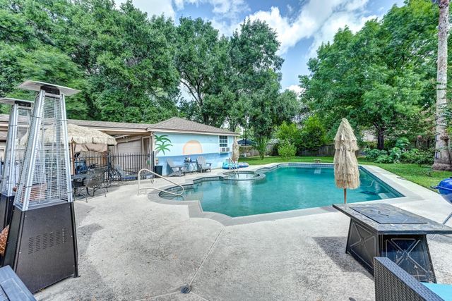 16310 Acapulco Drive, Jersey Village, TX 77040