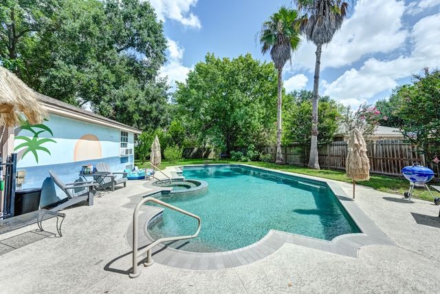 16310 Acapulco Drive, Jersey Village, TX 77040