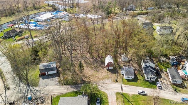 9623 Winston, Pinckney, MI 48169