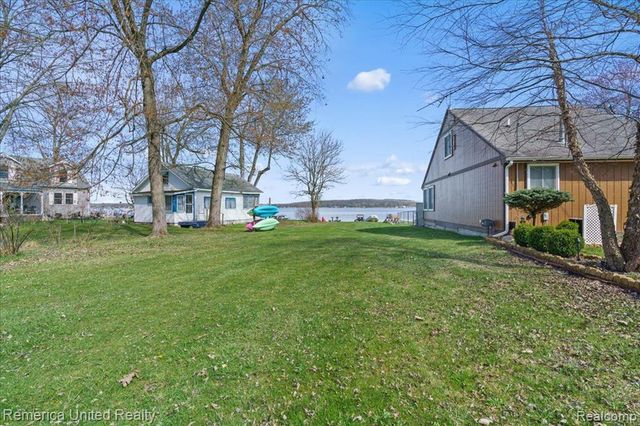 9623 Winston, Pinckney, MI 48169