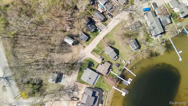 9623 Winston, Pinckney, MI 48169