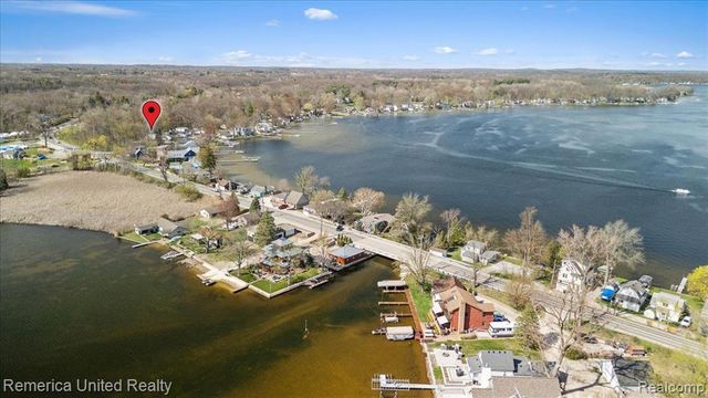 9623 Winston, Pinckney, MI 48169