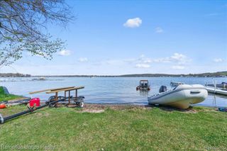 9623 Winston, Pinckney, MI 48169