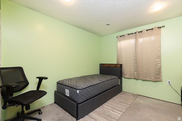 2101 E RAVINE RD, Enoch, UT 84721