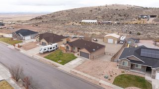 2101 E RAVINE RD, Enoch, UT 84721