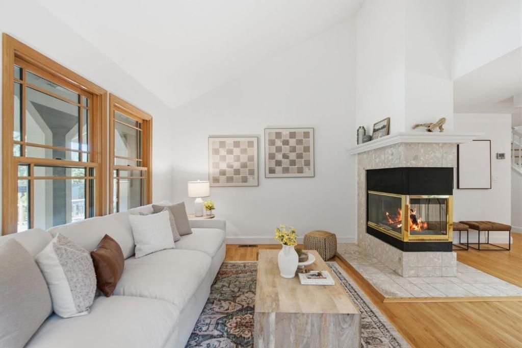 Image 11 of property listing at 2324 Cheshire Way, Redwood City, CA 94061