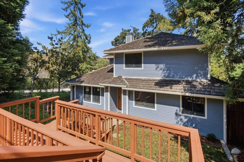 Image 2 of property listing at 2324 Cheshire Way, Redwood City, CA 94061