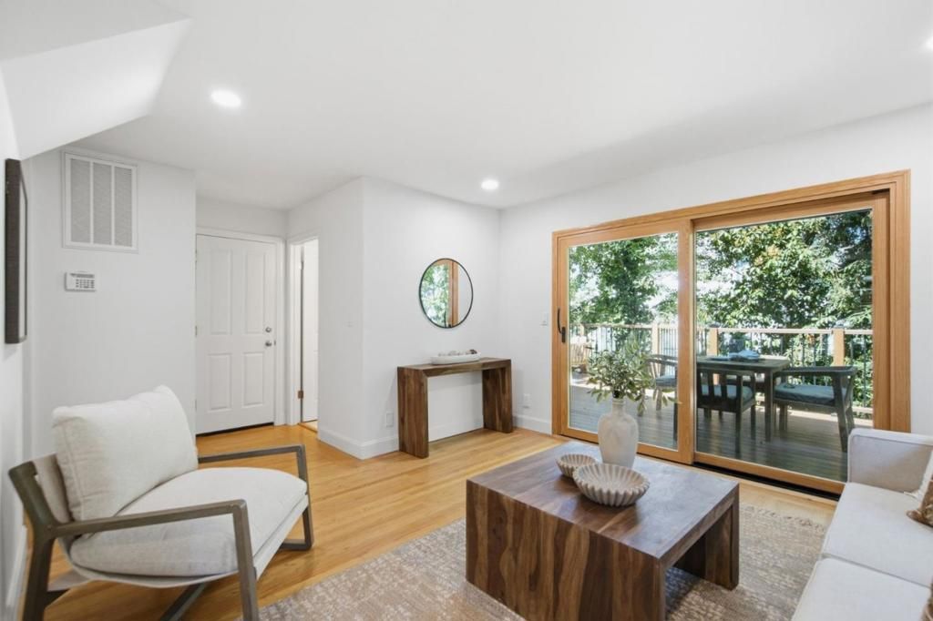 Image 24 of property listing at 2324 Cheshire Way, Redwood City, CA 94061