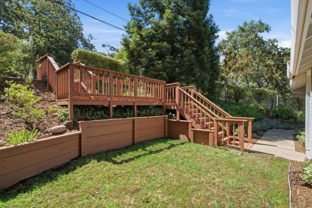 Image 6 of property listing at 2324 Cheshire Way, Redwood City, CA 94061