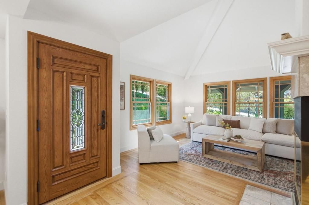 Image 9 of property listing at 2324 Cheshire Way, Redwood City, CA 94061