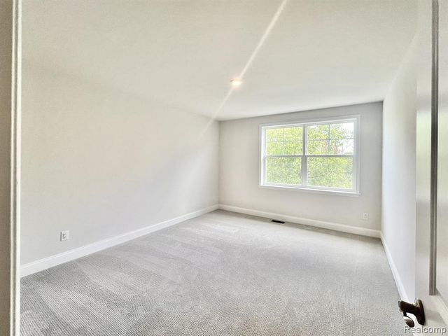 3364 Roseford Boulevard, Ann Arbor, MI 48105