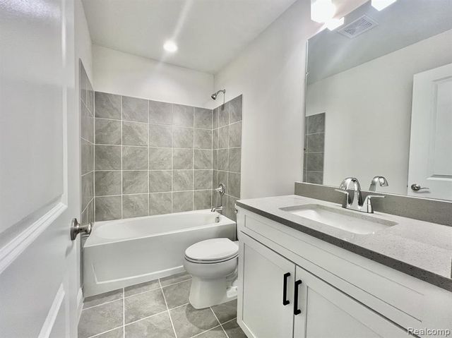 3364 Roseford Boulevard, Ann Arbor, MI 48105