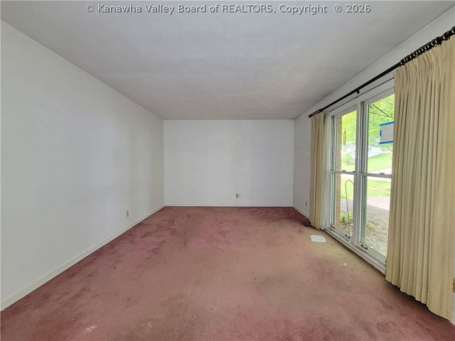 6907 Heritage Drive, Sissonville, WV 25312